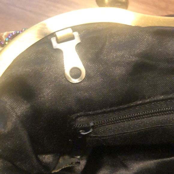 Vintage hand beaded bag - Picture 14 of 15